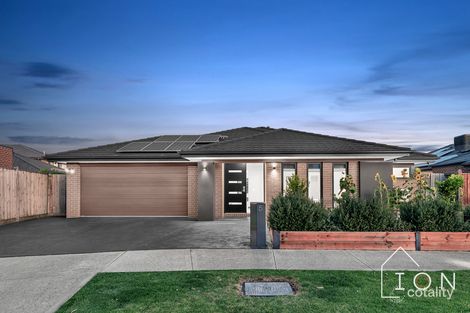 Property photo of 5 Omeara Crescent Cranbourne East VIC 3977