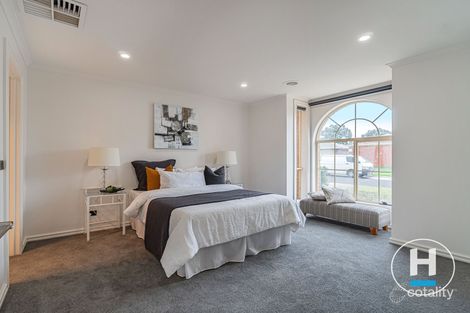 Property photo of 6 Sherwin Place Roxburgh Park VIC 3064