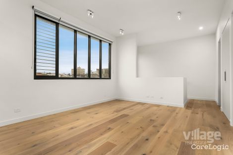 Property photo of 32 Waterline Place Williamstown VIC 3016