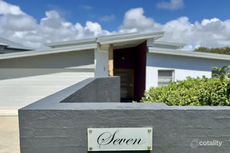 7 Moonee Creek Dr, Moonee Beach, NSW 2450