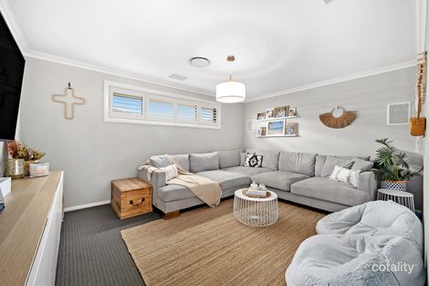 Property photo of 31 Grasstree Avenue Woongarrah NSW 2259