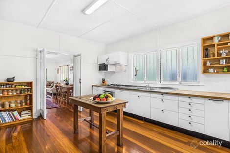 Property photo of 1 Mountjoy Terrace Wynnum QLD 4178