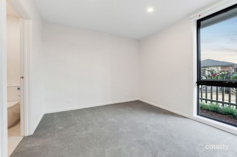 Property photo of 27 Panama Road Cranbourne West VIC 3977