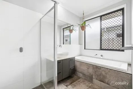 Property photo of 16 Fortitude Place Birtinya QLD 4575