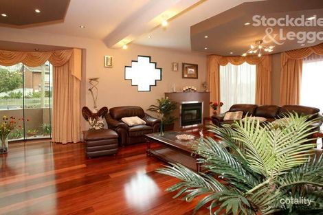 Property photo of 98 Glen Tower Drive Glen Waverley VIC 3150