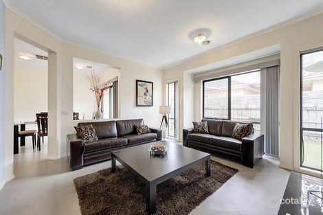 Property photo of 32 Hester Walk Macleod VIC 3085