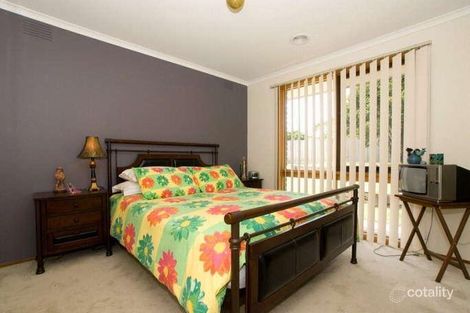 Property photo of 18 Sunbird Crescent Carrum Downs VIC 3201