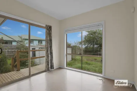 Property photo of 10 Hampton Street Moe VIC 3825