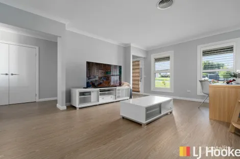 Property photo of 31 Coates Drive Kelso NSW 2795