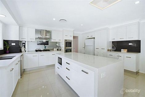 Property photo of 28 Cypress Drive Broadbeach Waters QLD 4218