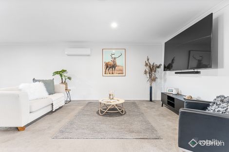 Property photo of 34 Postregna Way Skye VIC 3977