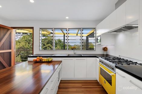 Property photo of 157 Dornoch Terrace Highgate Hill QLD 4101