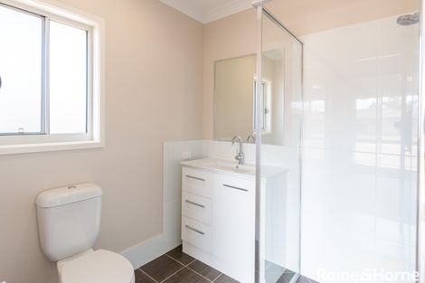 Property photo of 21 Searle Street Thabeban QLD 4670