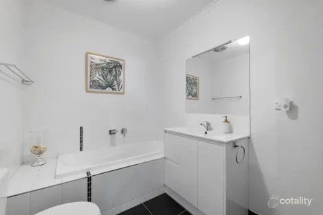 Property photo of 16 Deerbrook Circuit Wollert VIC 3750