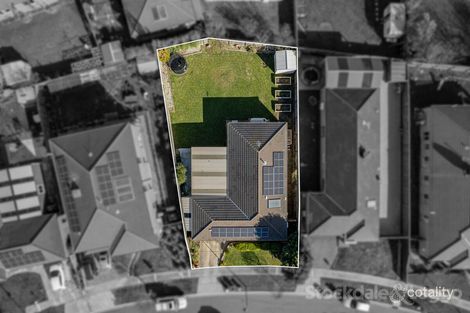 Property photo of 15 Golden Wattle Court Cranbourne VIC 3977