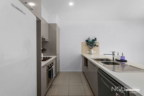 Property photo of 107 Napier Circuit Silkstone QLD 4304