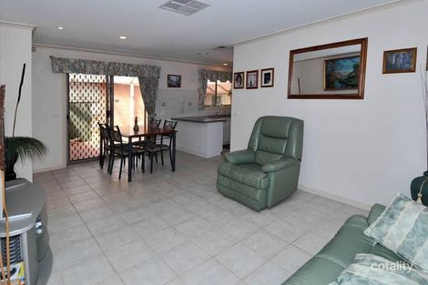 Property photo of 16 Wenden Court Burnside VIC 3023
