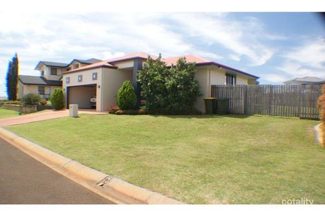 Property photo of 4 Sams Place Coral Cove QLD 4670
