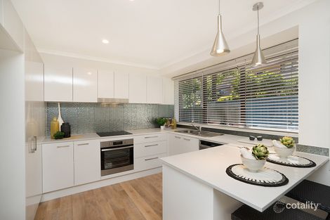 Property photo of 12 Dogwood Close Wyoming NSW 2250
