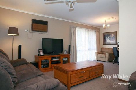 Property photo of 10 Denham Crescent Cranbourne North VIC 3977