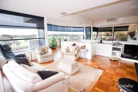 Property photo of 2/3 Hillside Crescent Maribyrnong VIC 3032