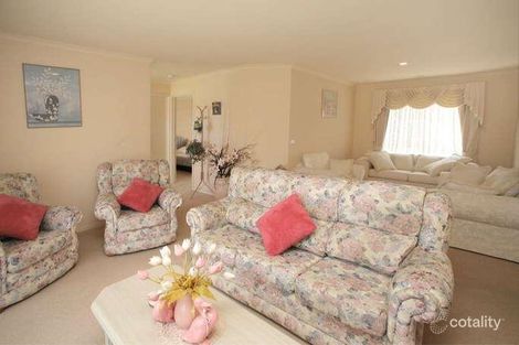Property photo of 5 Gumtree Grove Hampton Park VIC 3976