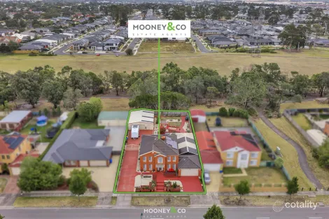 Property photo of 53 Cherryhills Drive Cranbourne VIC 3977