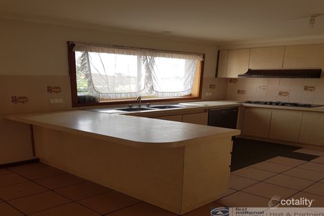 Property photo of 14 Hensley Court Endeavour Hills VIC 3802