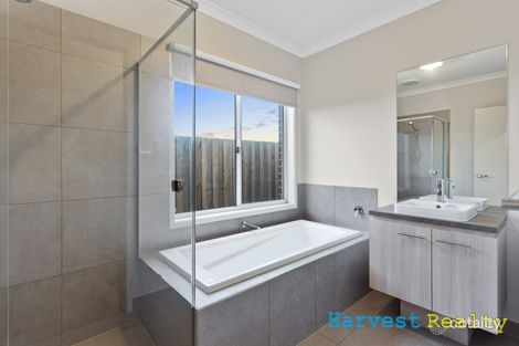 Property photo of 7 Josie Lane Cranbourne East VIC 3977