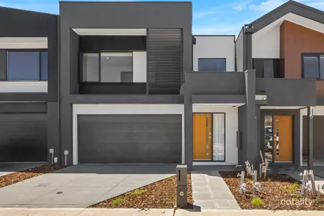 6 OLEARIA CL, WOLLERT, VIC 3750