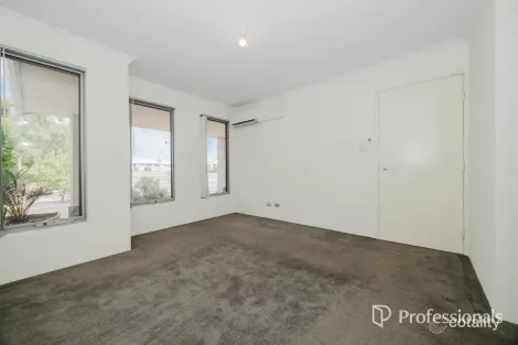 Property photo of 1 Stanbury Crescent Ellenbrook WA 6069