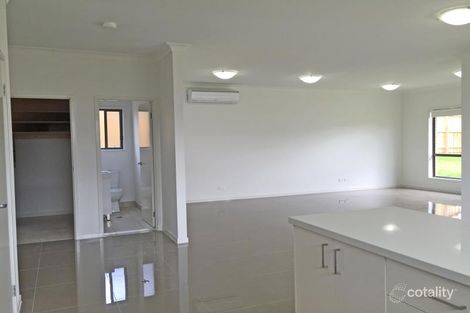 Property photo of 5 Medallist Parade Colebee NSW 2761