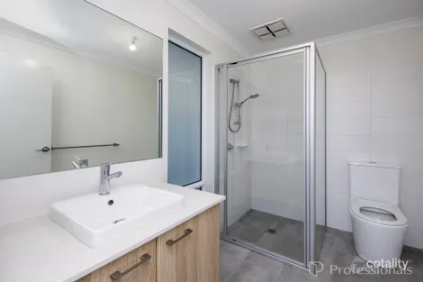Property photo of 17 Reflection Boulevard Jindalee WA 6036