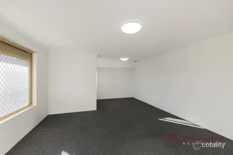 Property photo of 30 Tunnicliffe Street Parmelia WA 6167