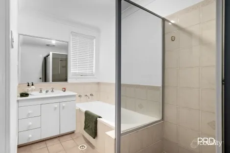 Property photo of 3 Becke Court Glenmore Park NSW 2745