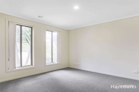 Property photo of 13 Penshurst Way Cranbourne North VIC 3977