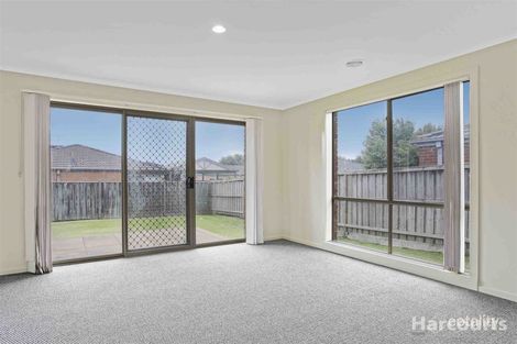 Property photo of 13 Penshurst Way Cranbourne North VIC 3977