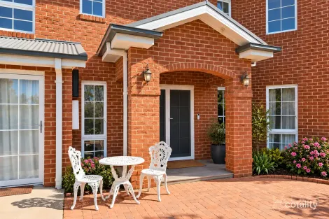 156 Waterfall Dr, Jerrabomberra, NSW 2619
