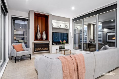 Property photo of 11 Toolondo Close Caroline Springs VIC 3023