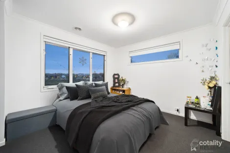 Property photo of 20 Banimboola Walk Tarneit VIC 3029