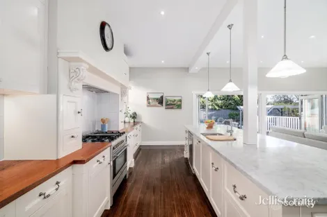 Property photo of 10 Holyrood Street Hampton VIC 3188