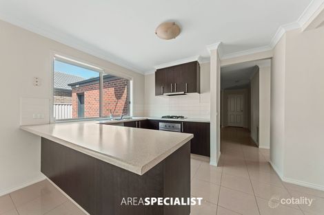 Property photo of 8 Wonboyn Close Pakenham VIC 3810