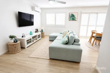 Property photo of 8/2 Brown Street Labrador QLD 4215