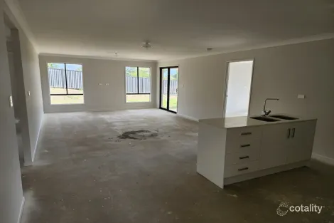 Property photo of 10 Pera Court Warwick QLD 4370