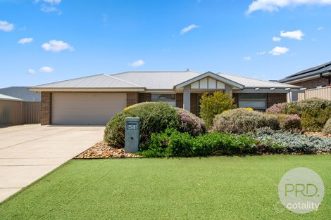 Property photo of 54 Lingiari Drive Lloyd NSW 2650