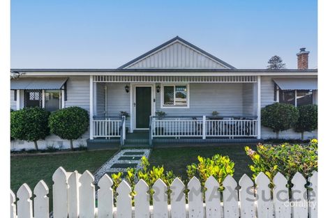 9 Carlton St, North Toowoomba, QLD 4350