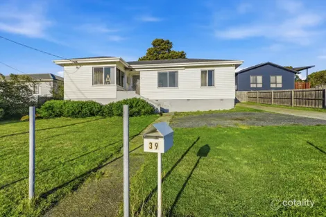 39 Bass St, Warrane, TAS 7018