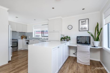 Property photo of 2 Waratah Street Karabar NSW 2620