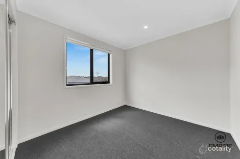 Property photo of 1 Parapet Lane Clyde North VIC 3978