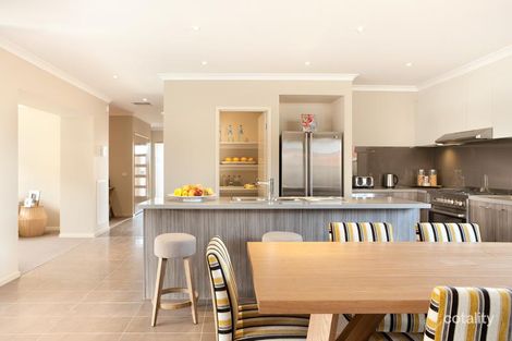 Property photo of 14 Castletown Boulevard Weir Views VIC 3338
